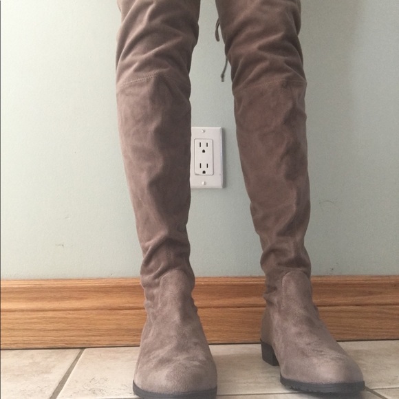 GUESS BOOTS - Picture 2 of 5